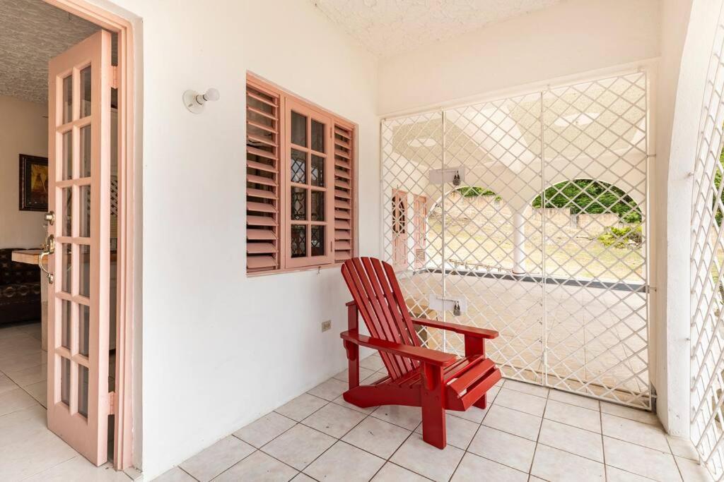 Shaw Park Gem Apt 12A Очо Риос Екстериор снимка